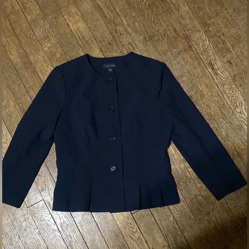 Ann Taylor “The Pleated Crewneck Jacket” - size 4